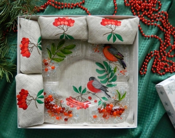 Подарочный набор «Декоративная пепельница с льняными салфетками, украшенные вышивкой»
